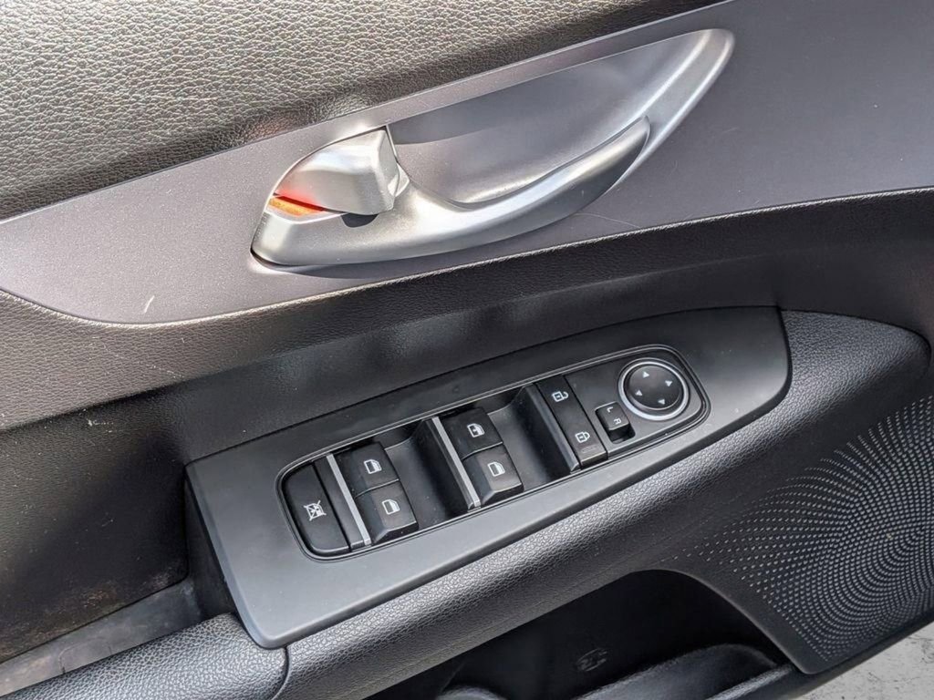 Certified 2023 Kia Forte LXS w/ LXS Technology Package FWD image 11