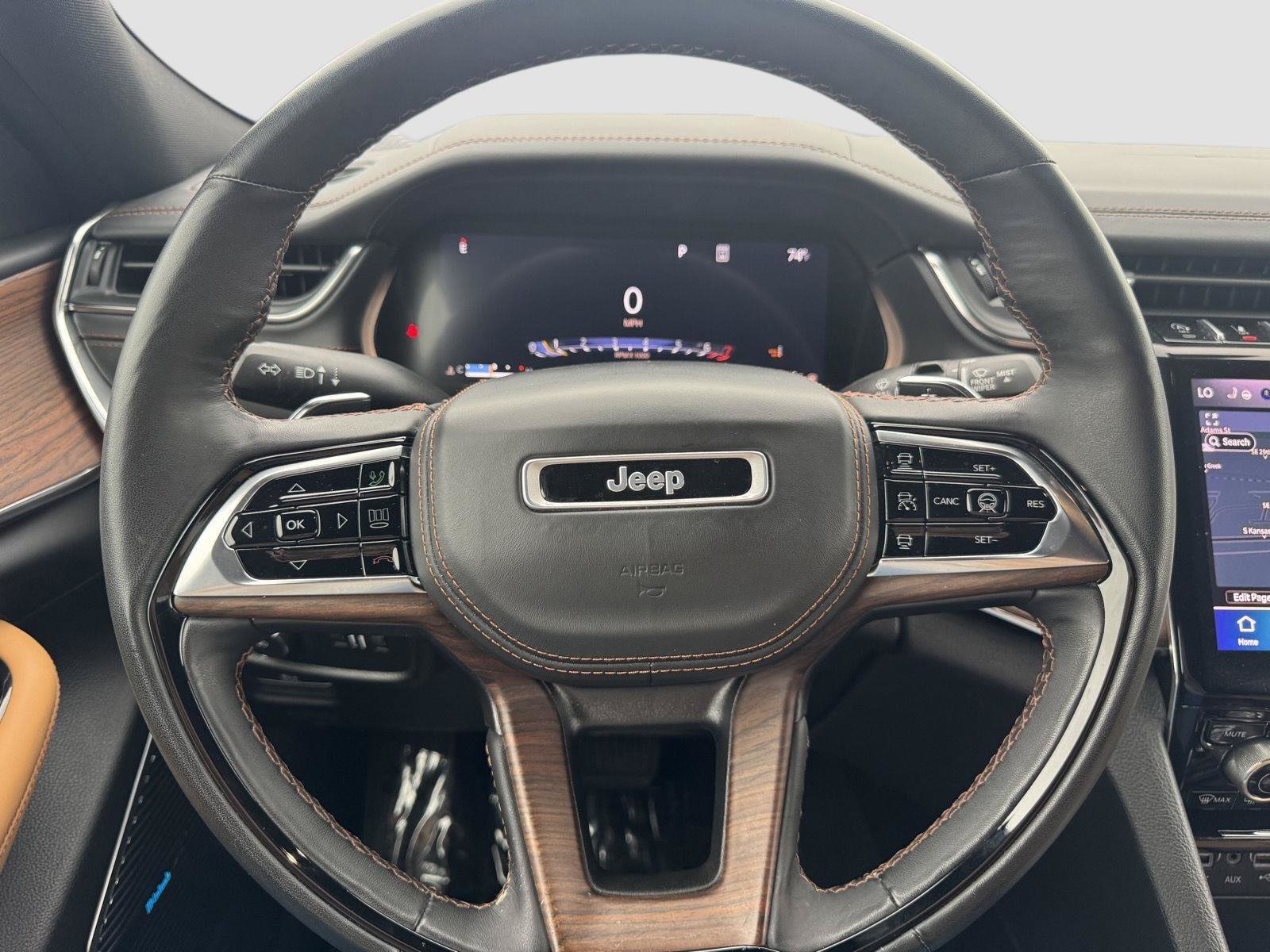 Used 2024 Jeep Grand Cherokee Summit AWD/4WD image 14