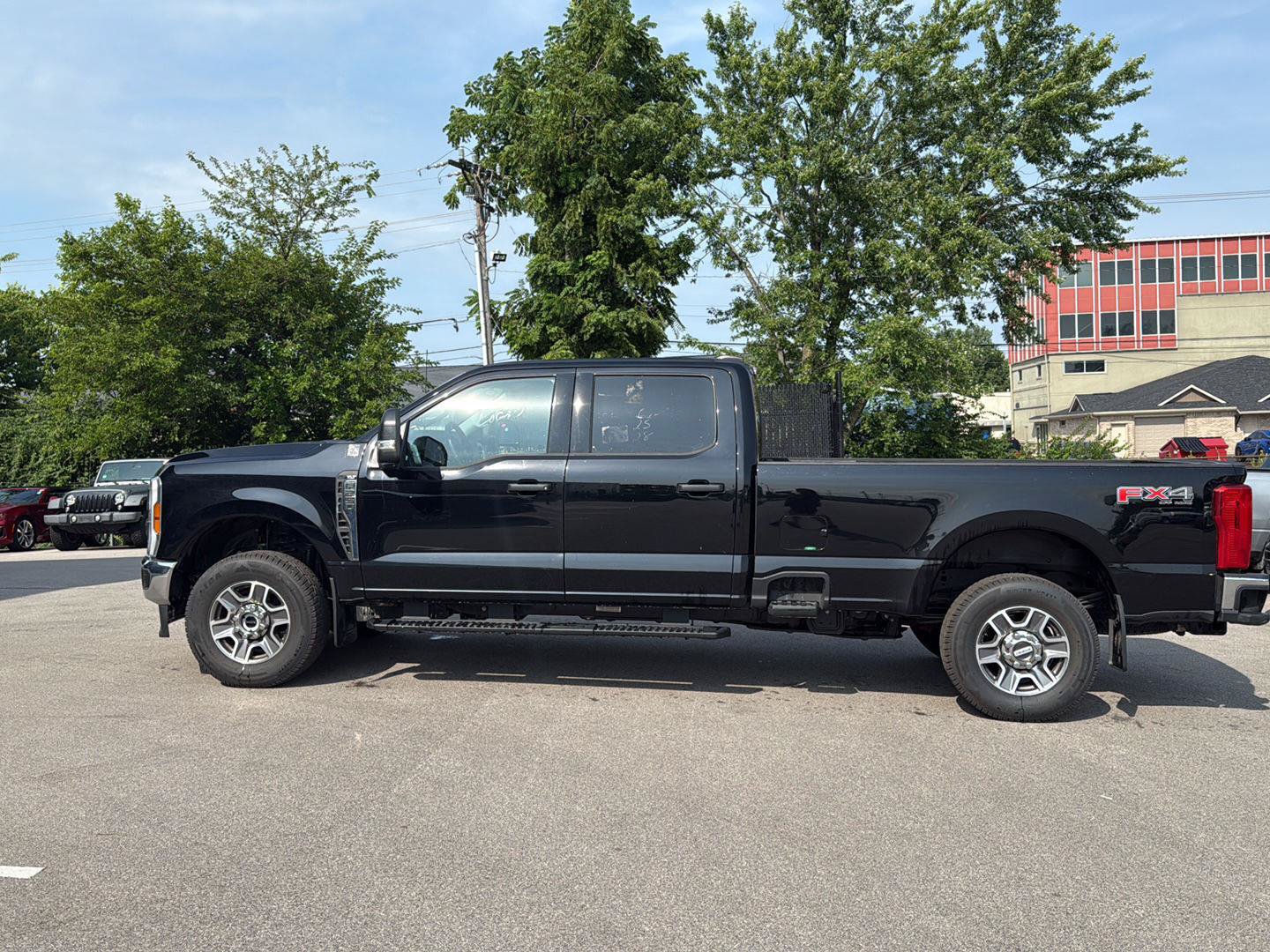 Used 2025 Ford F250 XLT w/ FX4 Off-Road Package AWD/4WD image 6