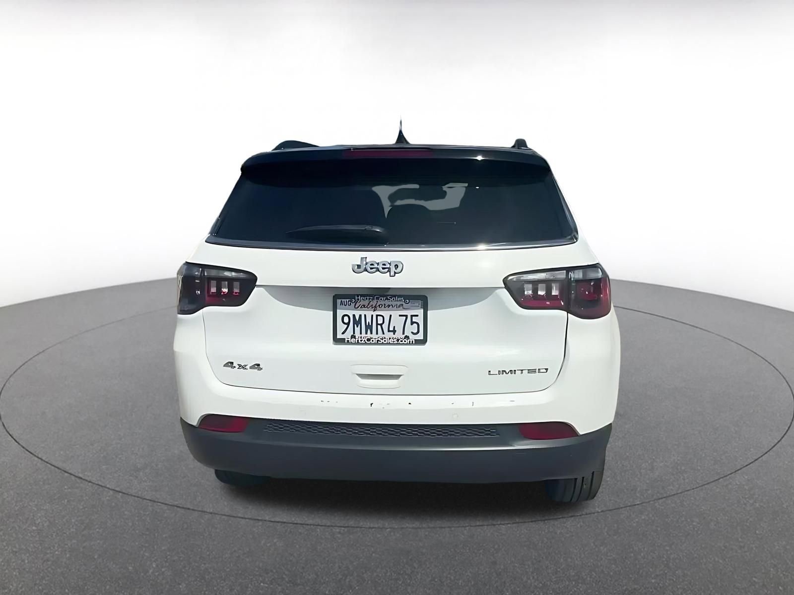 Used 2025 Jeep Compass Limited image 12