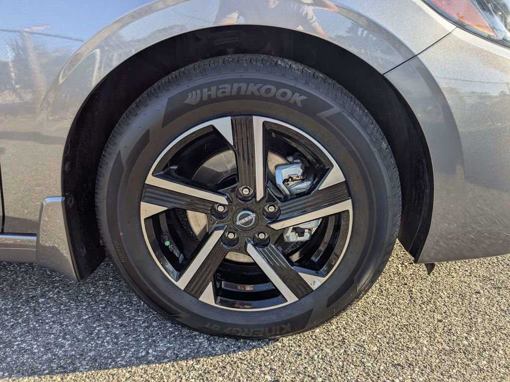 Used 2024 Nissan Sentra SV FWD image 11