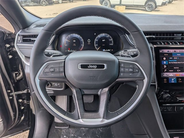 New 2025 Jeep Grand Cherokee Limited w/ Black Appearance Package image 17