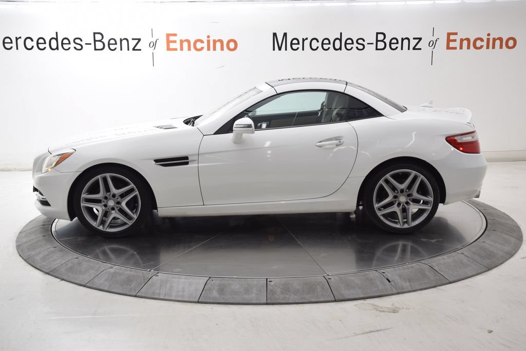 Used 2016 Mercedes-Benz SLK 300 image 3