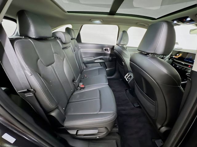Used 2025 Kia Sorento S w/ Panoramic Sunroof Package FWD image 43