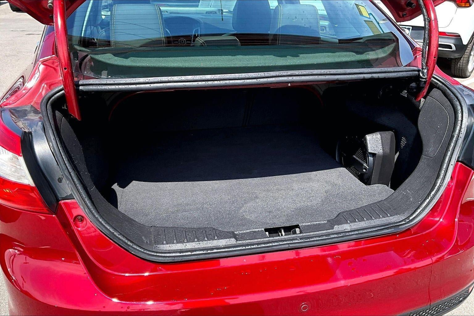 Used 2013 Ford Focus Titanium w/ Titanium Handling Pkg FWD image 4
