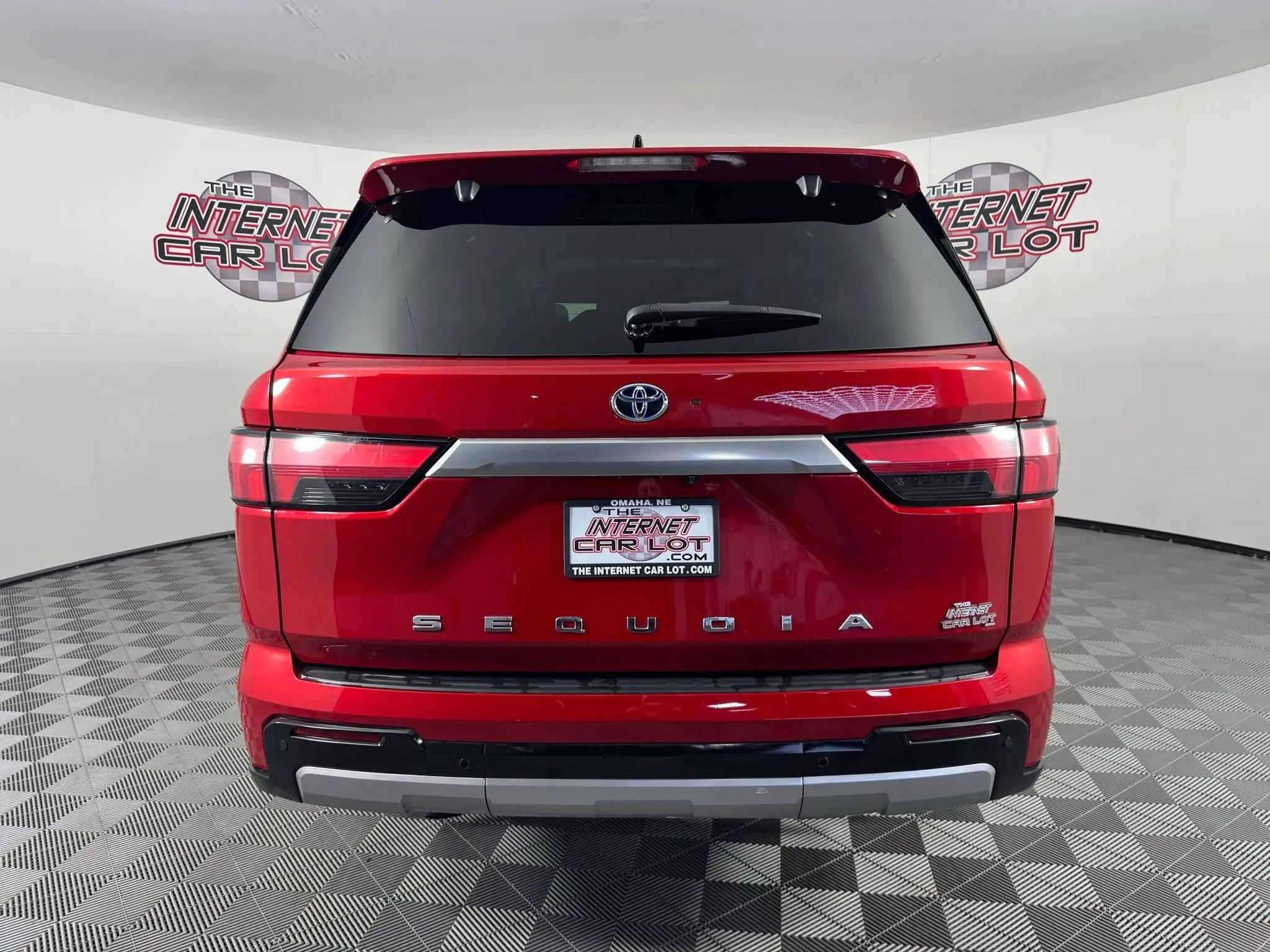 Used 2023 Toyota Sequoia Capstone AWD/4WD image 6