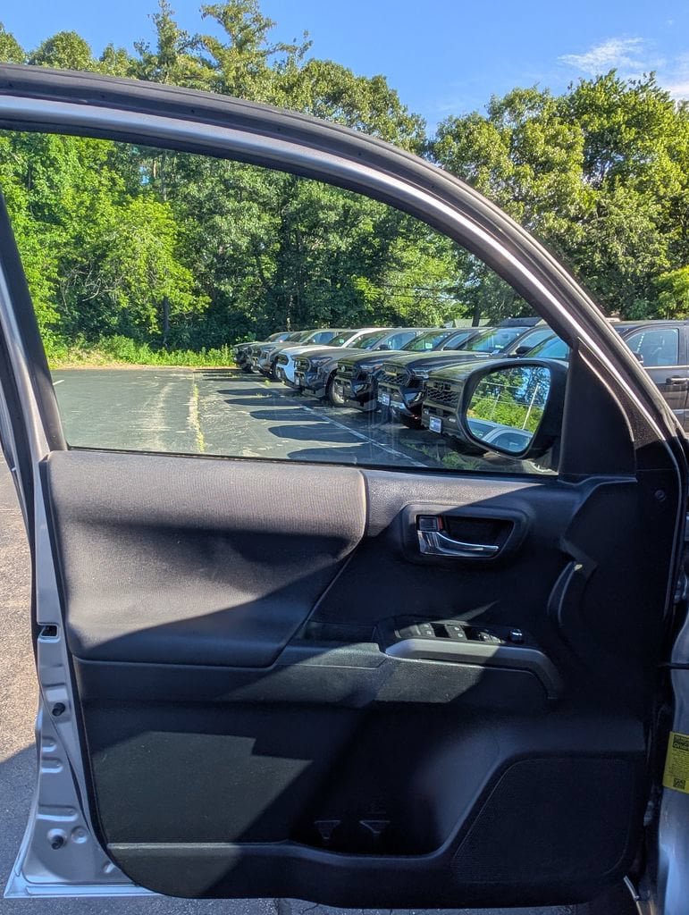 Certified 2018 Toyota Tacoma TRD Sport RWD image 12