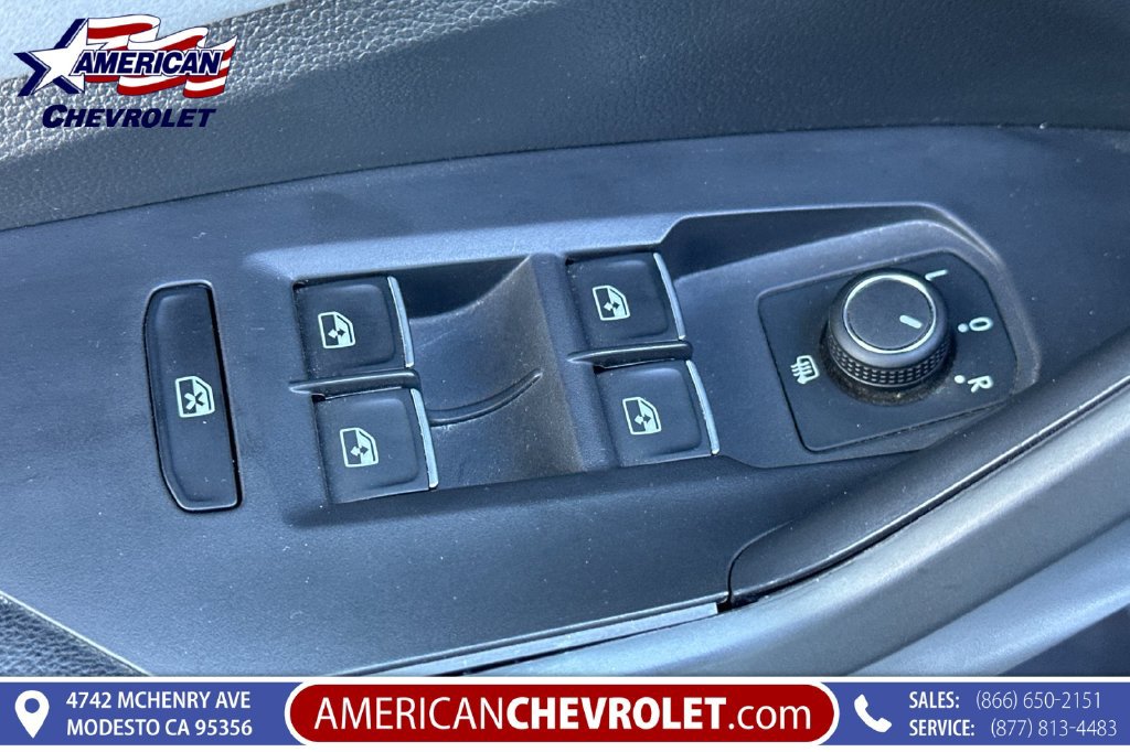 Used 2025 Volkswagen Jetta SE FWD image 12