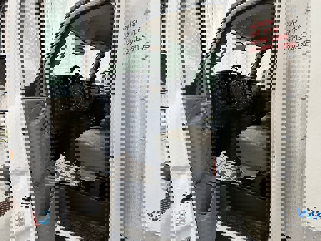 Used 2022 Chevrolet Express 3500 w/ Power Convenience Package image 10