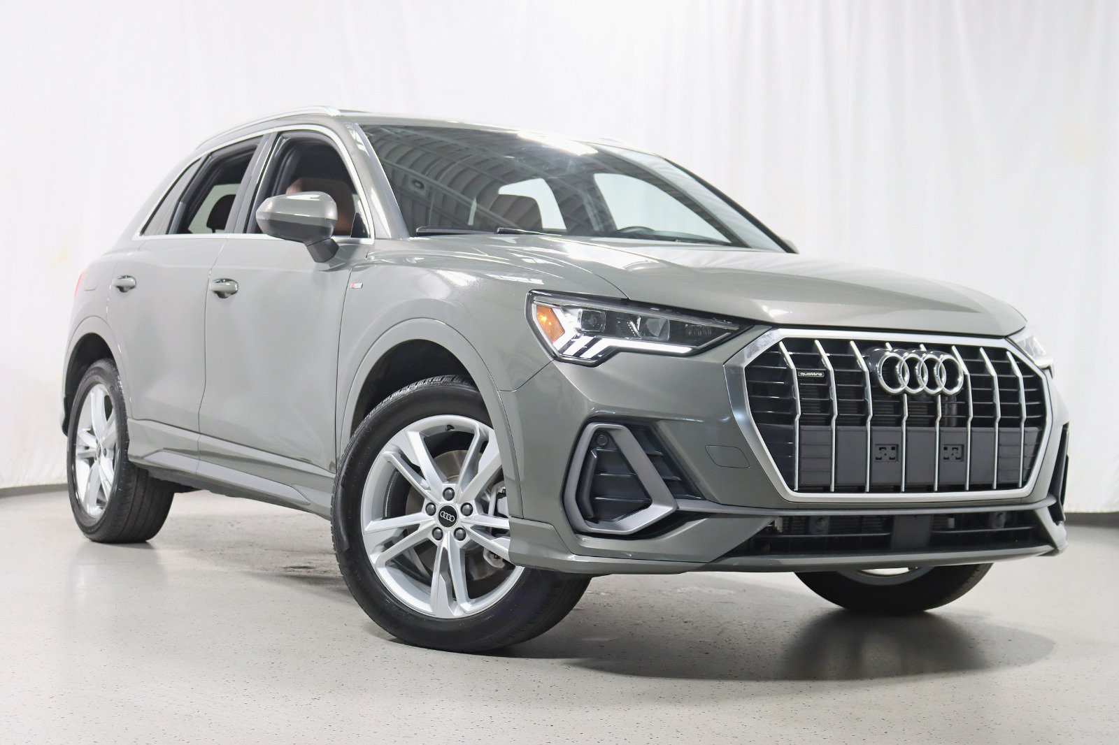 Used 2023 Audi Q3 2.0T Premium Plus AWD/4WD image 7