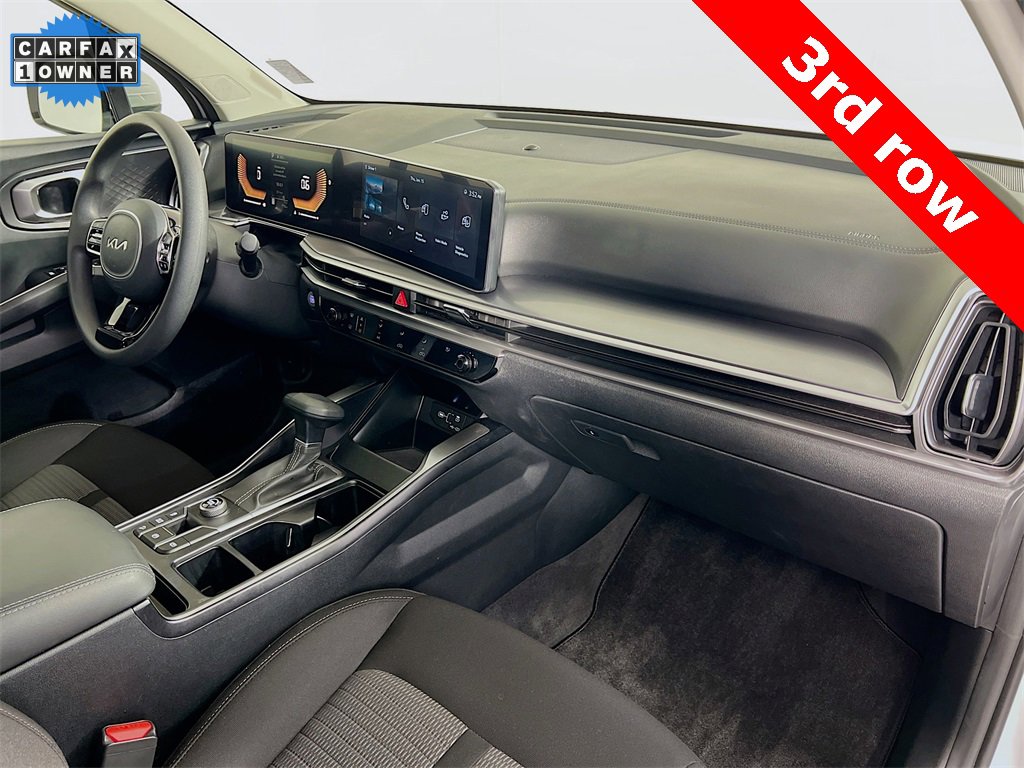 Certified 2025 Kia Sorento LX image 28