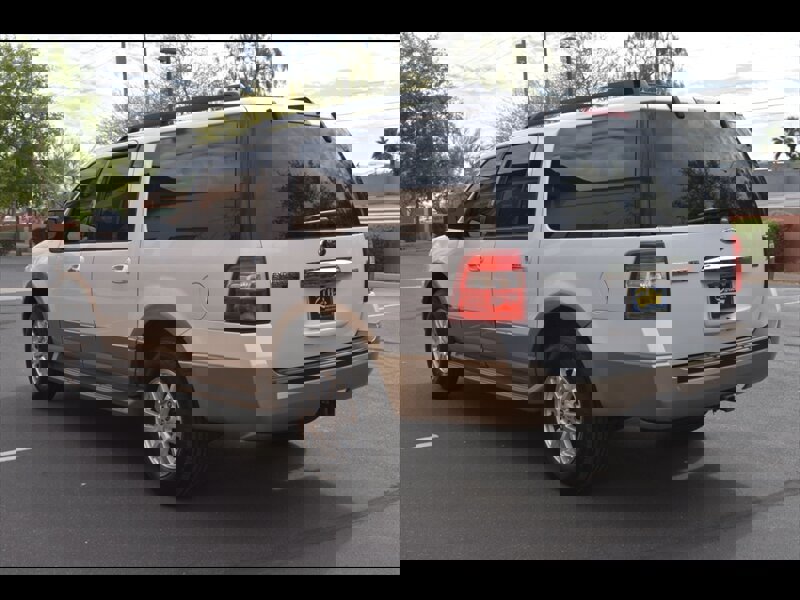 Used 2013 Ford Expedition EL XLT image 6