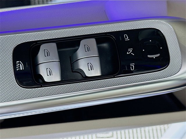 Used 2024 Mercedes-Benz CLE 450 4MATIC Cabriolet image 18