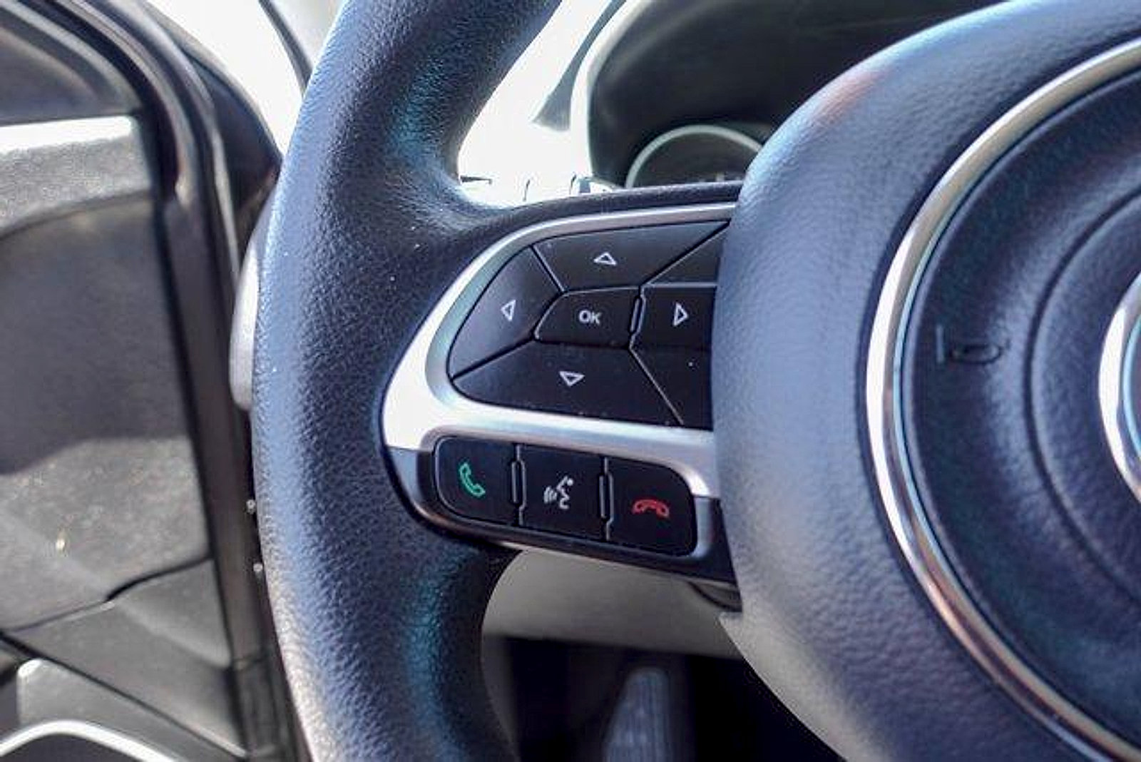 Used 2019 Jeep Compass Sport FWD image 15