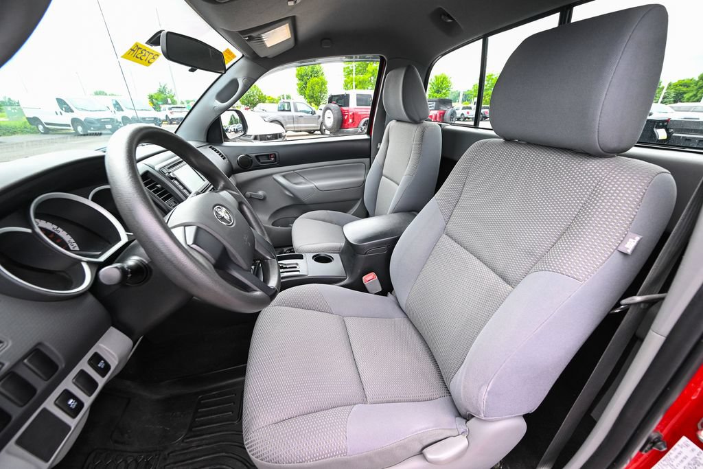Used 2014 Toyota Tacoma 4x4 Regular Cab image 19