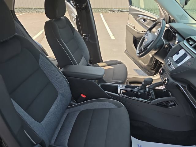 Used 2023 Chevrolet TrailBlazer LT FWD image 12