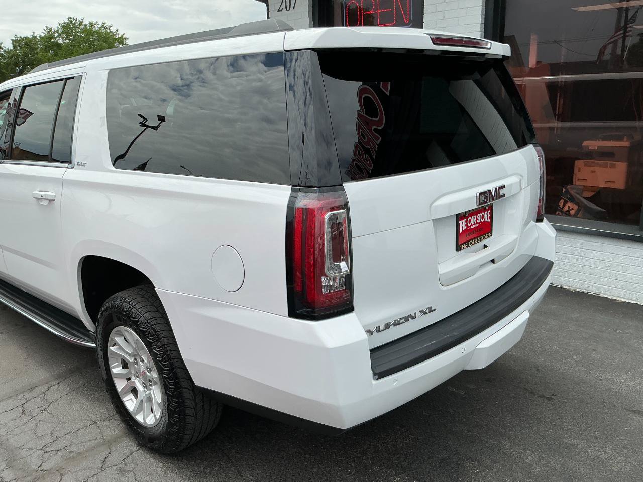 Used 2019 GMC Yukon XL SLT AWD/4WD image 32