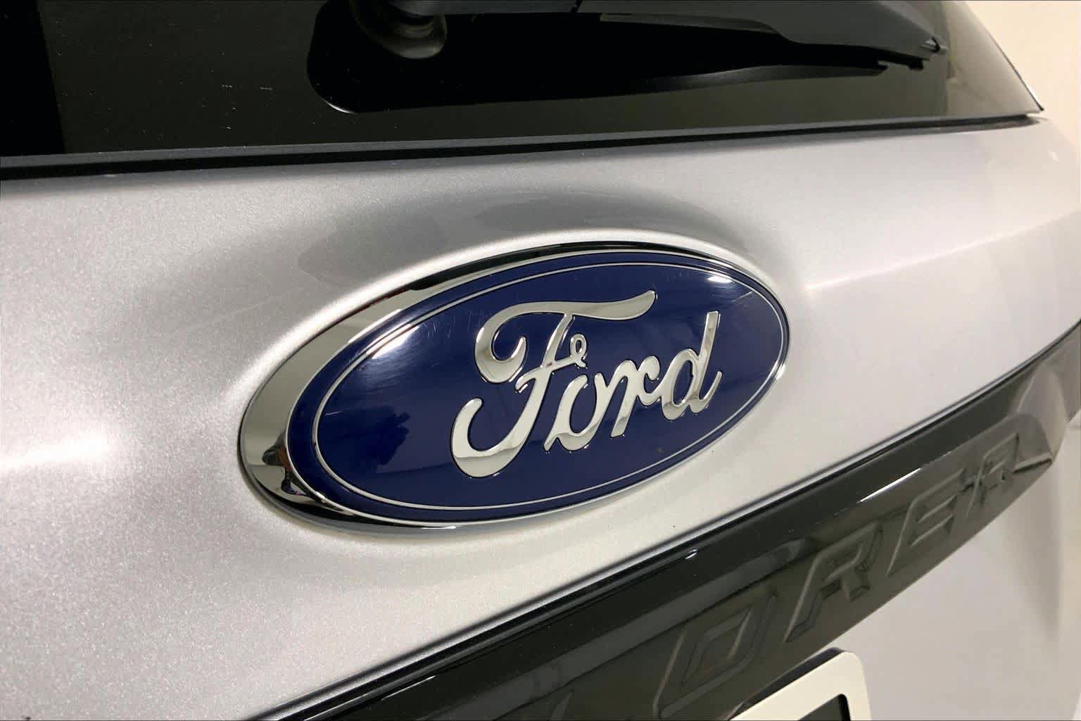 Used 2019 Ford Explorer Sport w/ Equipment Group 401A AWD/4WD image 29