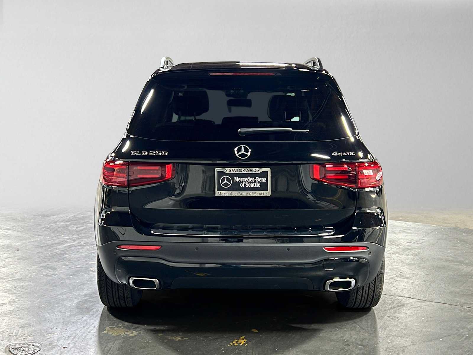 Certified 2026 Mercedes-Benz GLB 250 4MATIC image 4