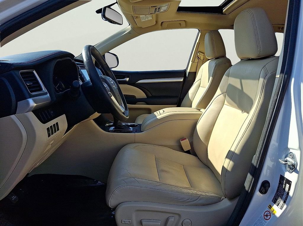 Used 2014 Toyota Highlander XLE image 14