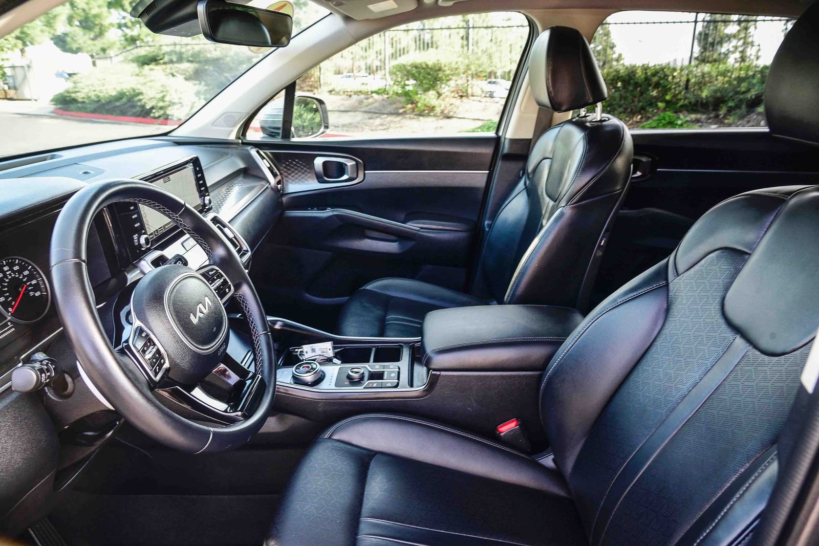 Used 2024 Kia Sorento EX w/ Panoramic Sunroof Package image 21