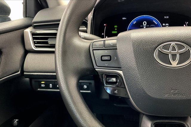 Used 2025 Toyota Camry LE image 21