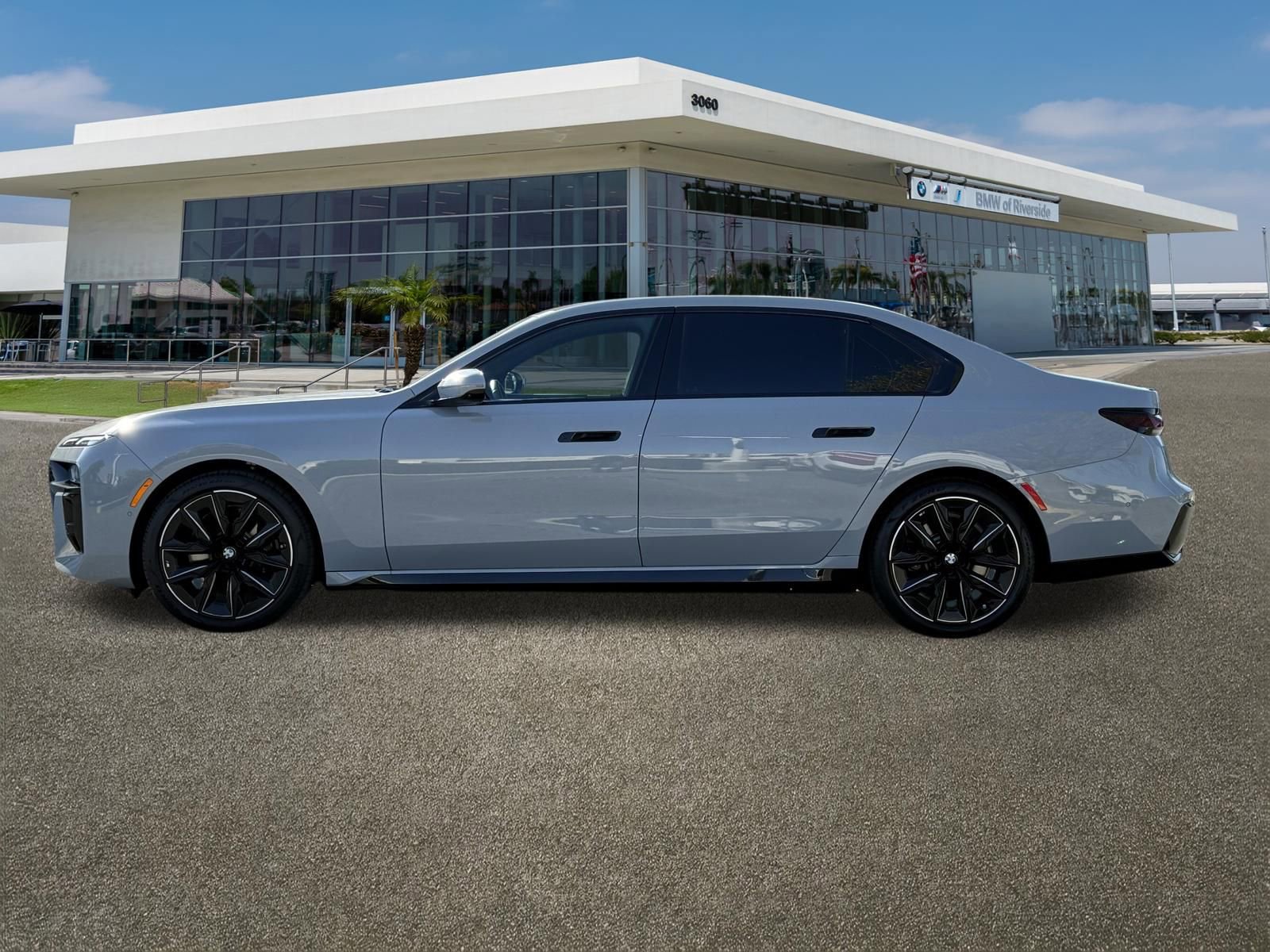 Certified 2024 BMW 740i w/ M Sport Professional Package image 6