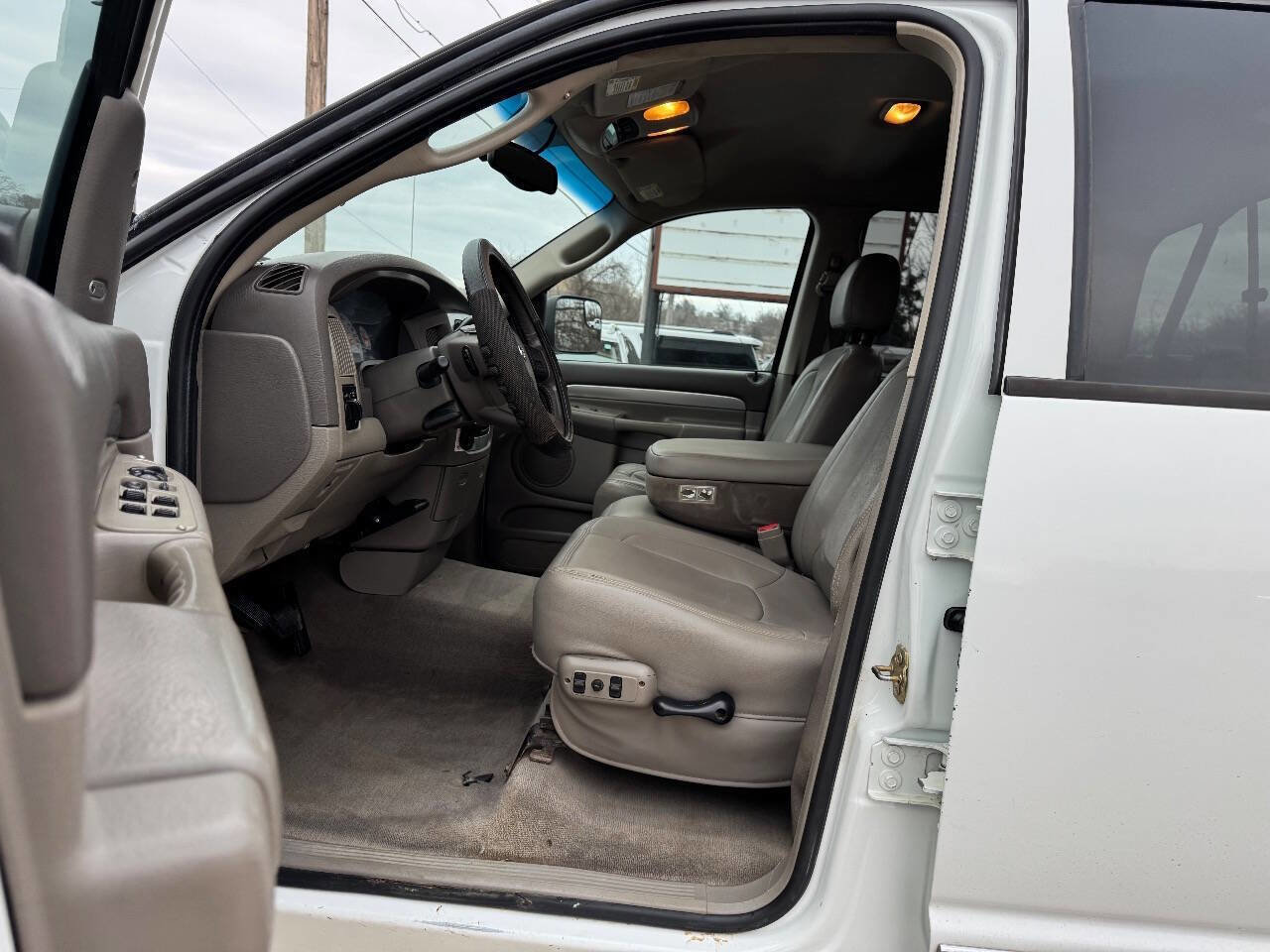 Used 2004 Dodge Ram 3500 Truck SLT image 14
