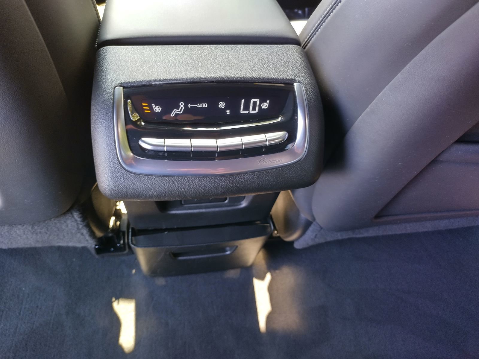 Certified 2025 Cadillac XT6 Premium Luxury w/ Platinum Package image 26