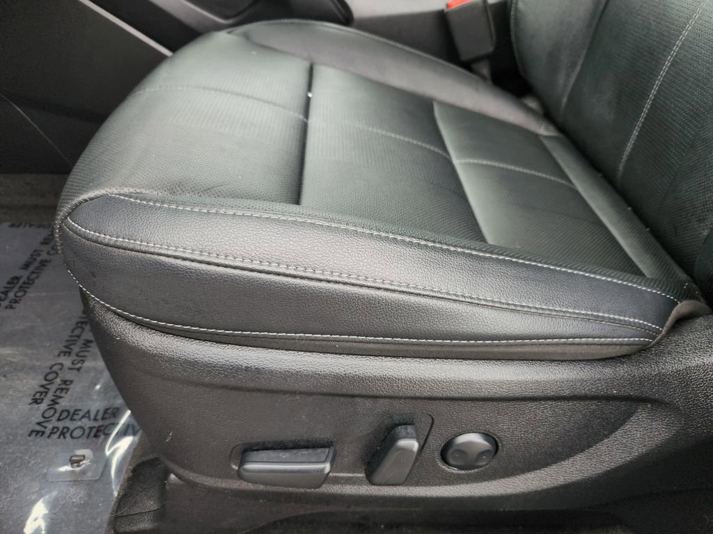 Certified 2025 Kia Telluride EX w/ EX Captain's Chair Package image 10