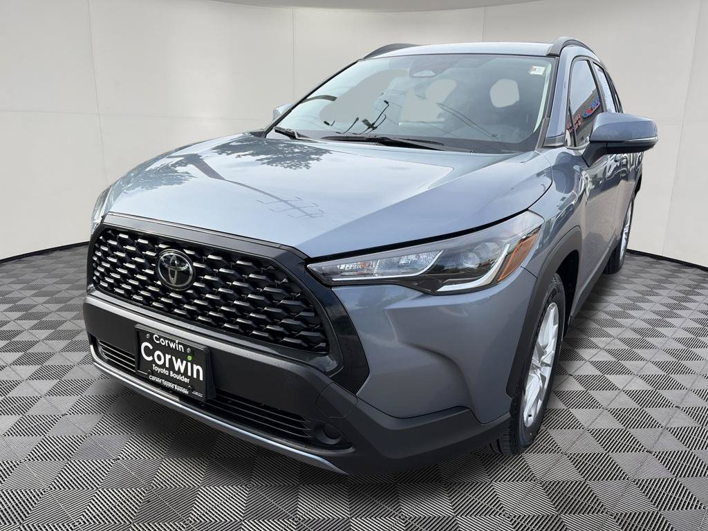 Used 2023 Toyota Corolla Cross LE FWD image 3