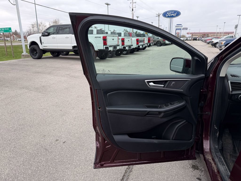 Used 2021 Ford Edge SEL w/ Convenience Package image 11