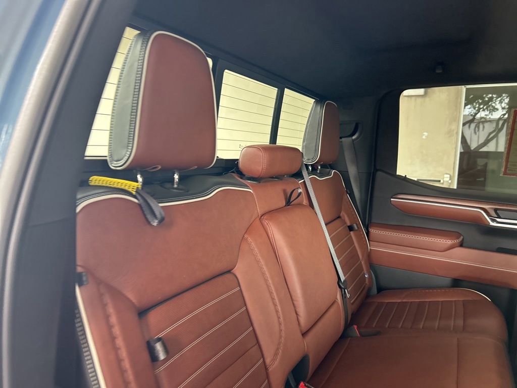 Used 2025 GMC Sierra 1500 Denali Ultimate image 32