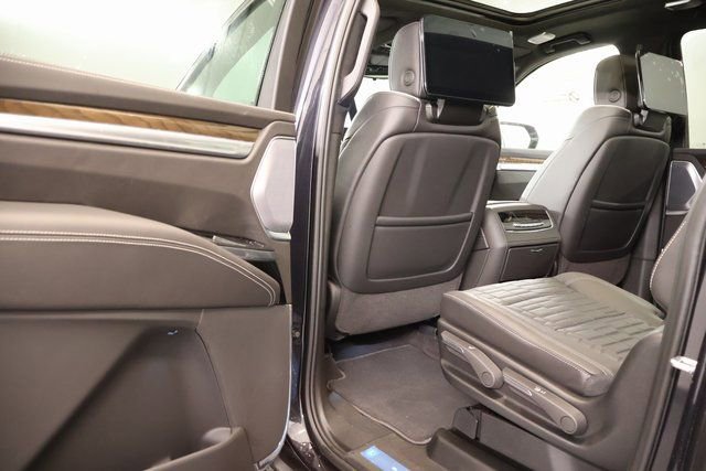 New 2026 Cadillac Escalade ESV Platinum Luxury image 30