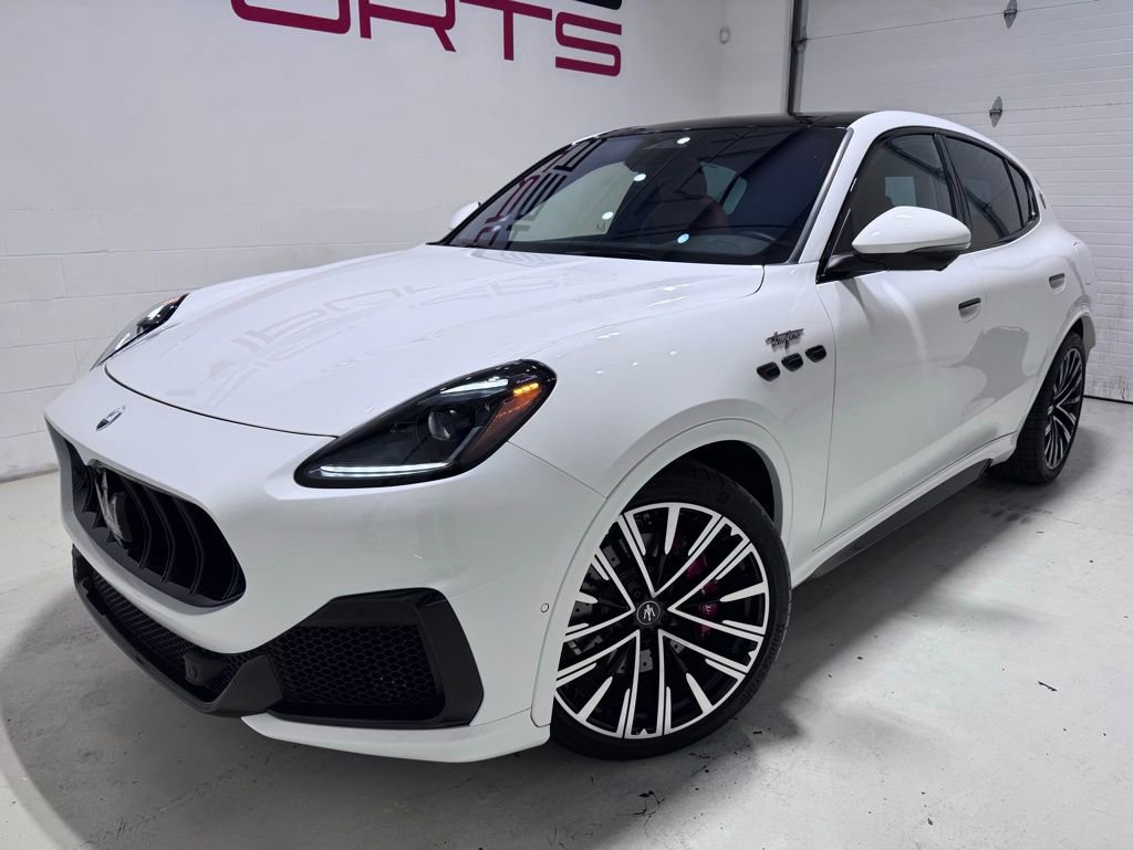 Used 2024 Maserati Grecale Trofeo image 2