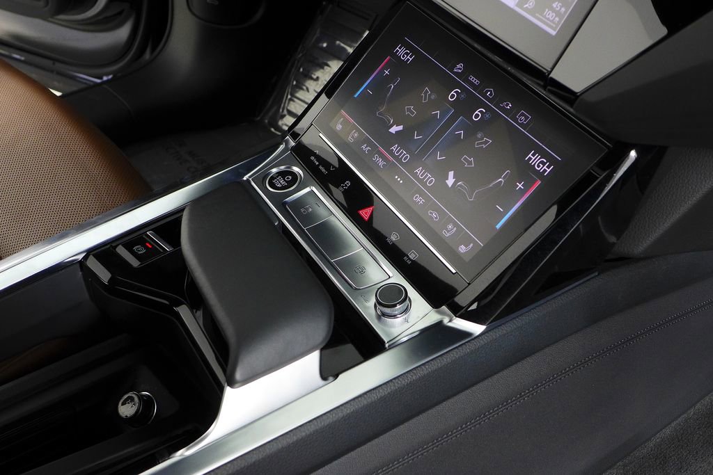 Used 2024 Audi Q8 e-tron Premium Plus w/ Premium Plus Package image 15