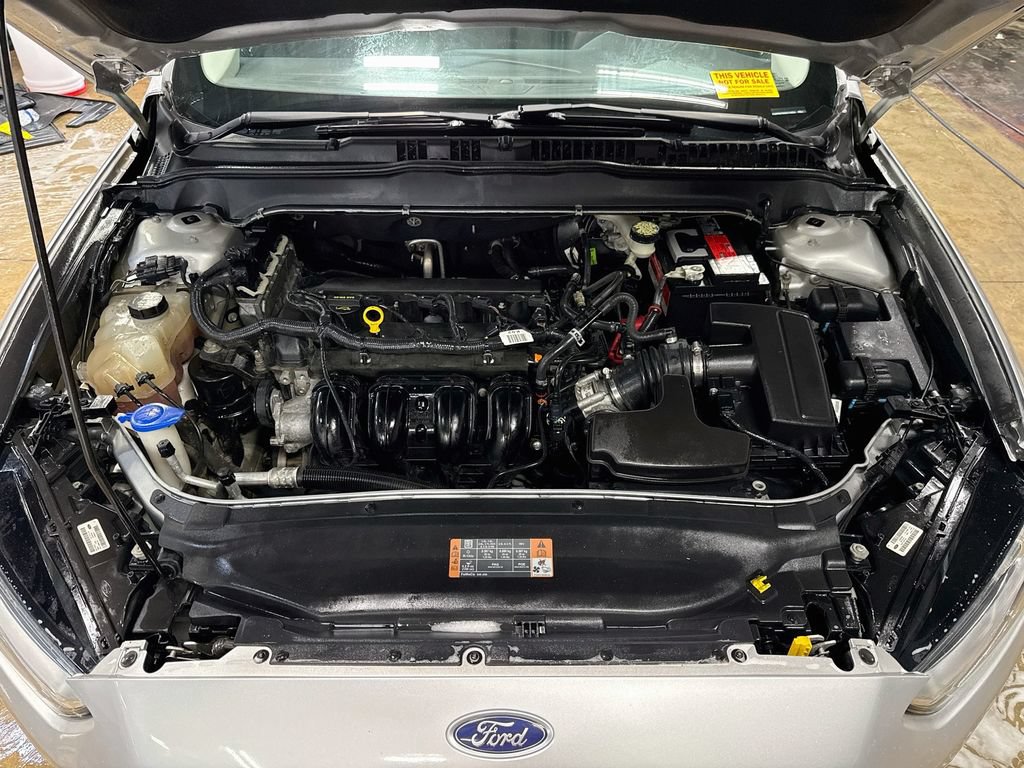 Used 2016 Ford Fusion SE FWD image 26