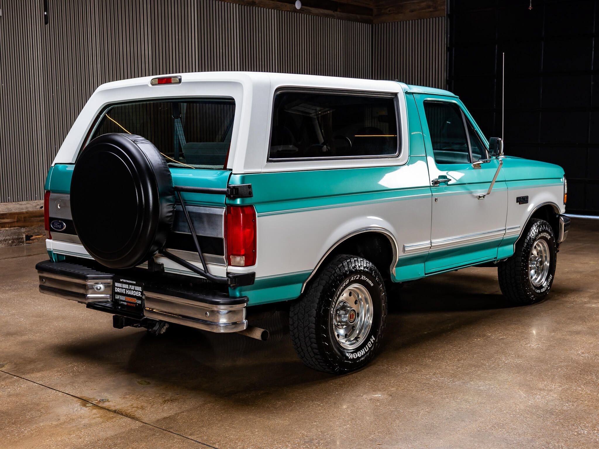 Used 1995 Ford Bronco XLT AWD/4WD image 9