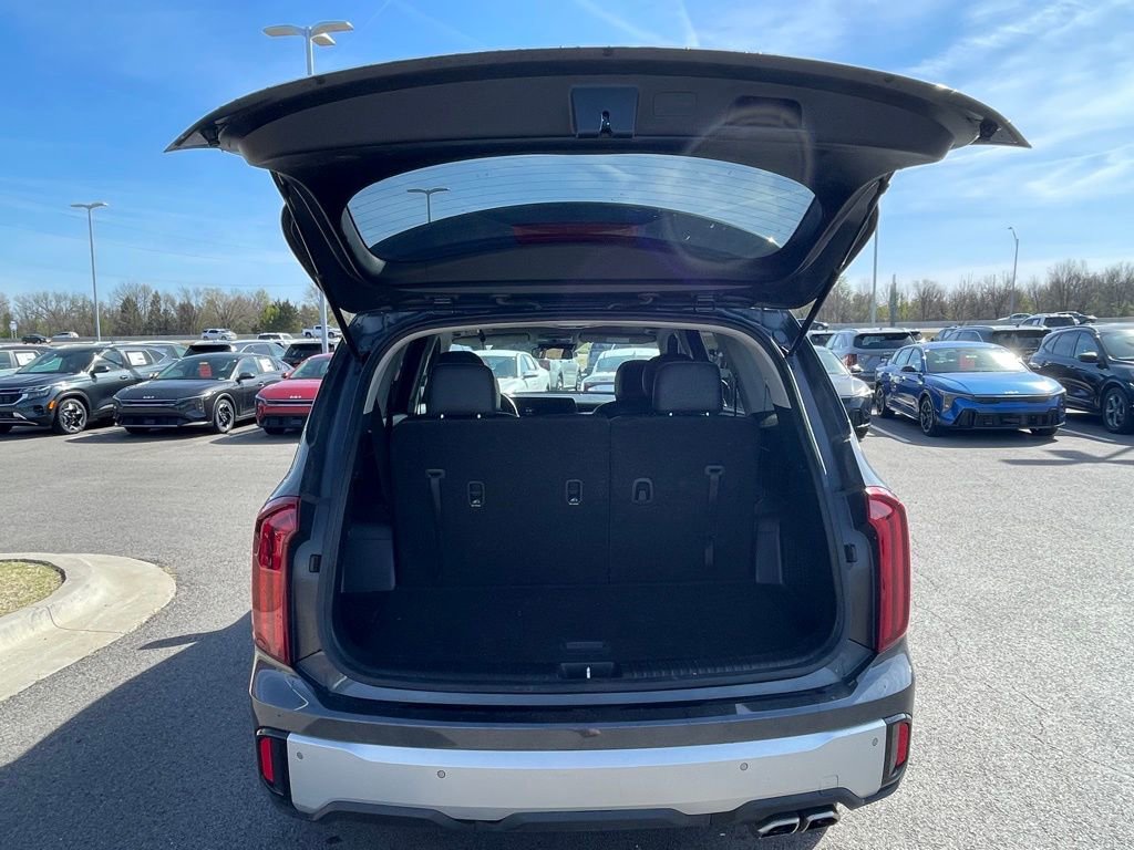 Used 2024 Kia Telluride S w/ S Sunroof Package image 9