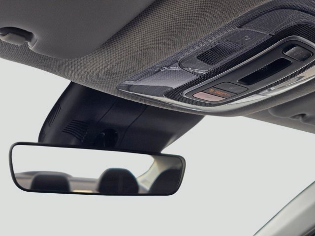 Used 2025 Hyundai Elantra SEL FWD image 27