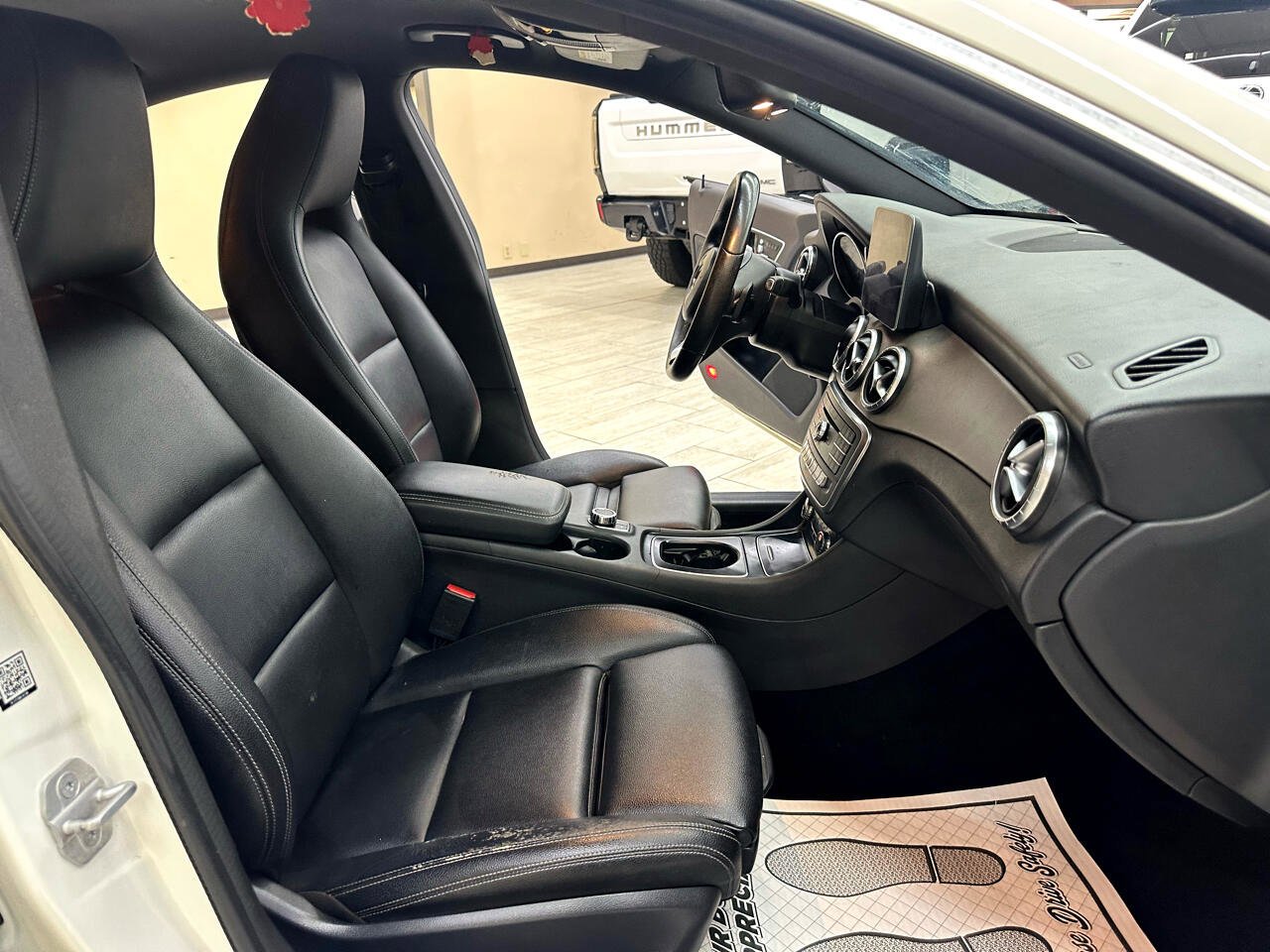 Used 2017 Mercedes-Benz CLA 250 4MATIC image 38