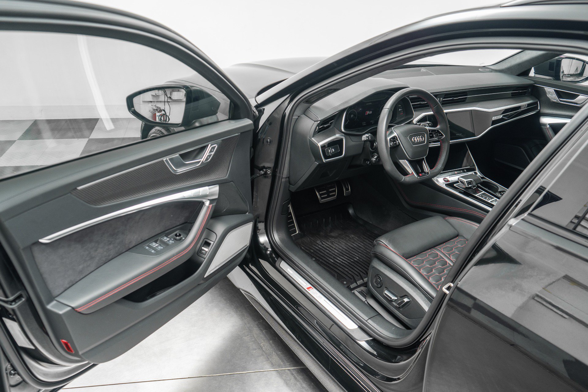 Used 2024 Audi RS 6 performance AWD/4WD image 23