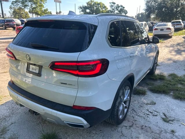 Used 2022 BMW X5 xDrive45e w/ Premium Package AWD/4WD image 4