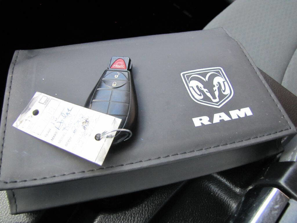 Used 2018 RAM 2500 SLT image 40