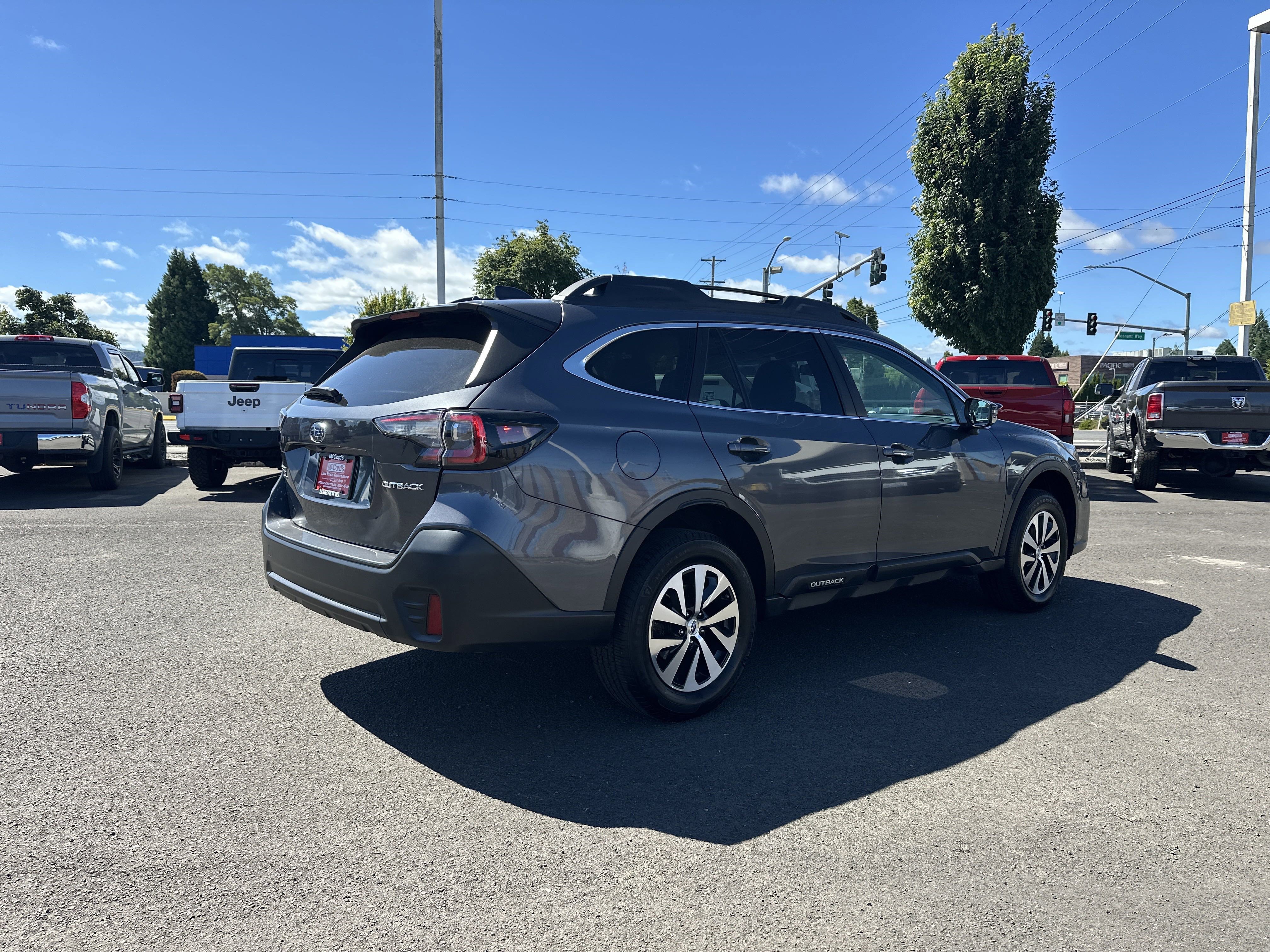 Used 2022 Subaru Outback Premium AWD/4WD image 6