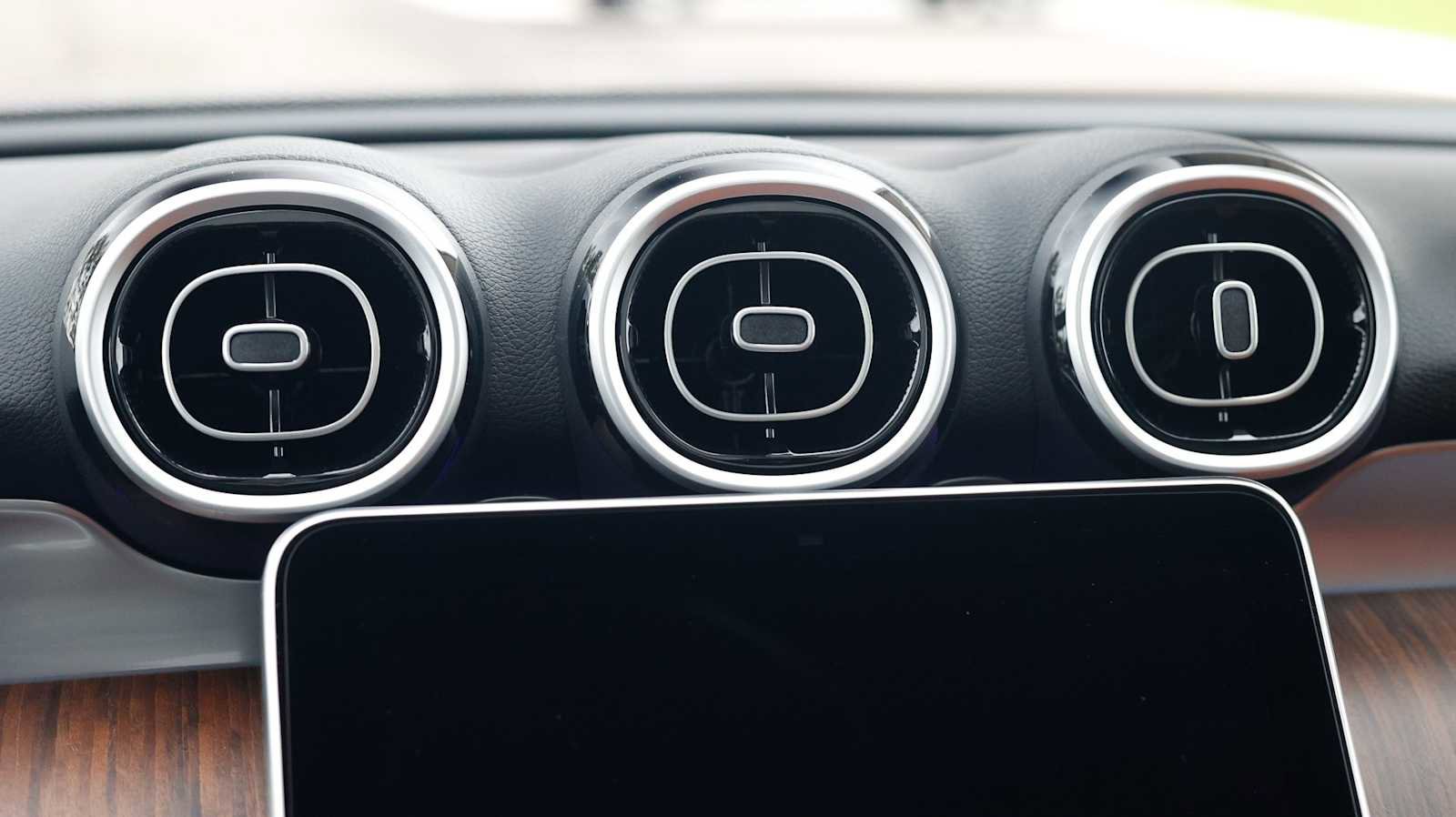 New 2026 Mercedes-Benz GLC 300 4MATIC image 17