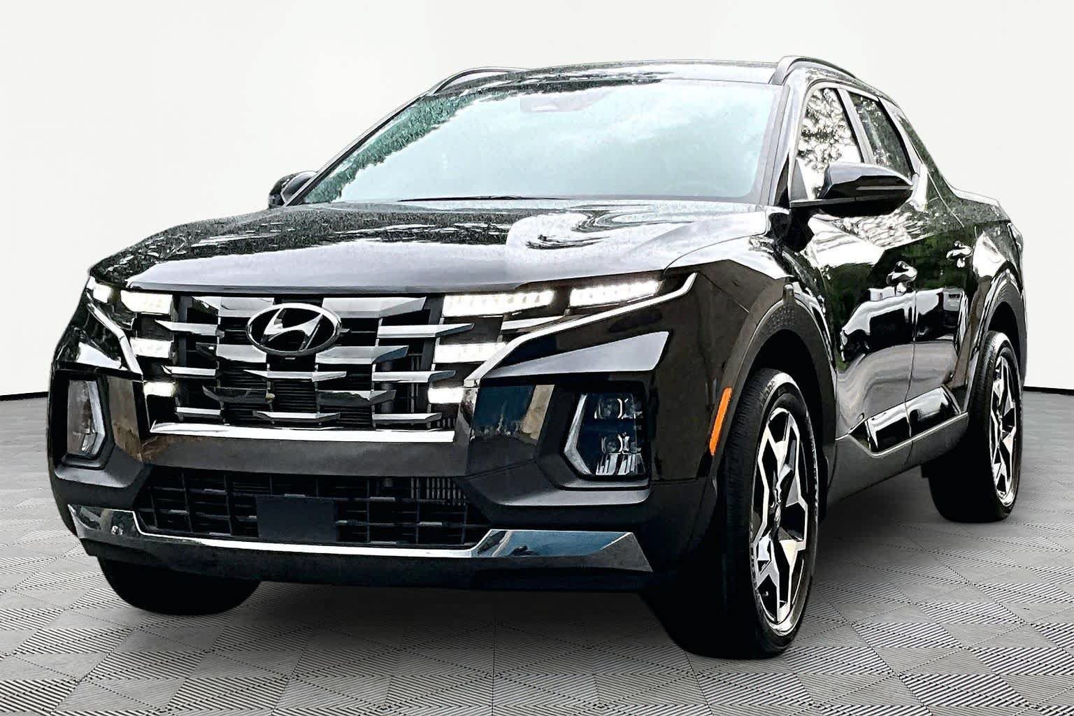 Used 2023 Hyundai Santa Cruz Limited AWD/4WD image 2