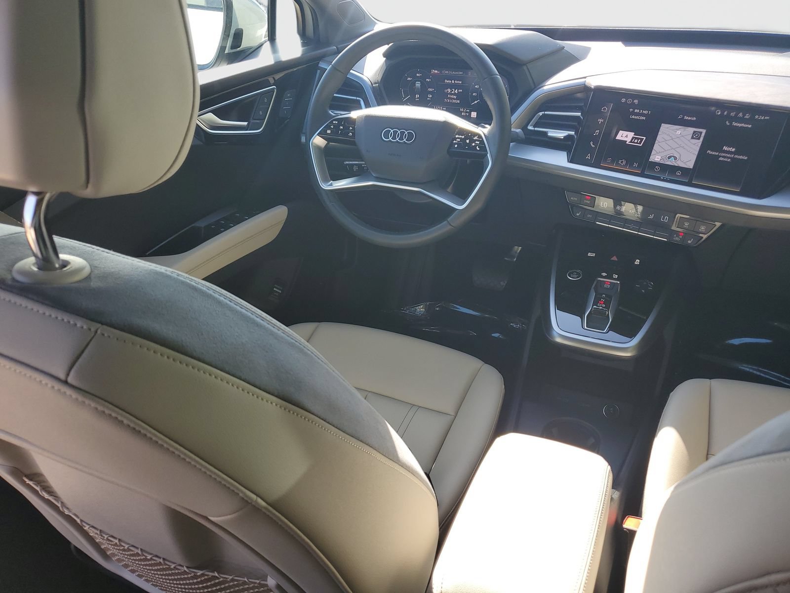 Used 2025 Audi Q4 e-tron Premium w/ Convenience Package RWD image 11