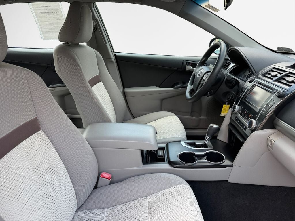 Used 2013 Toyota Camry LE FWD image 25
