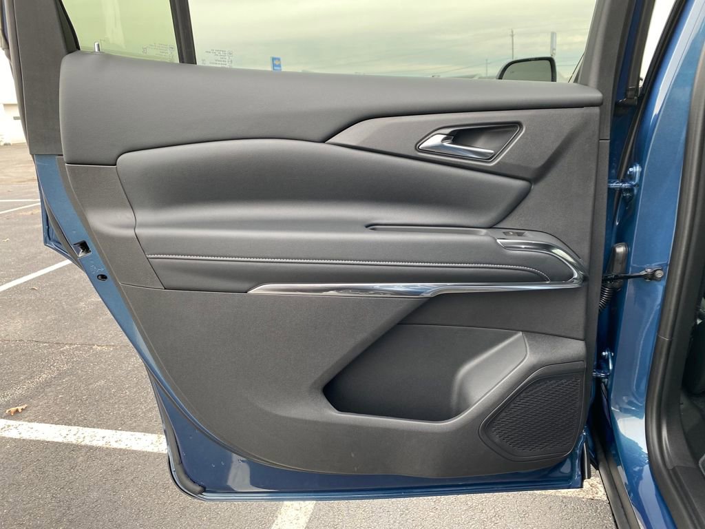 New 2026 Chevrolet Traverse LT w/ Sun and Wheel Package image 16